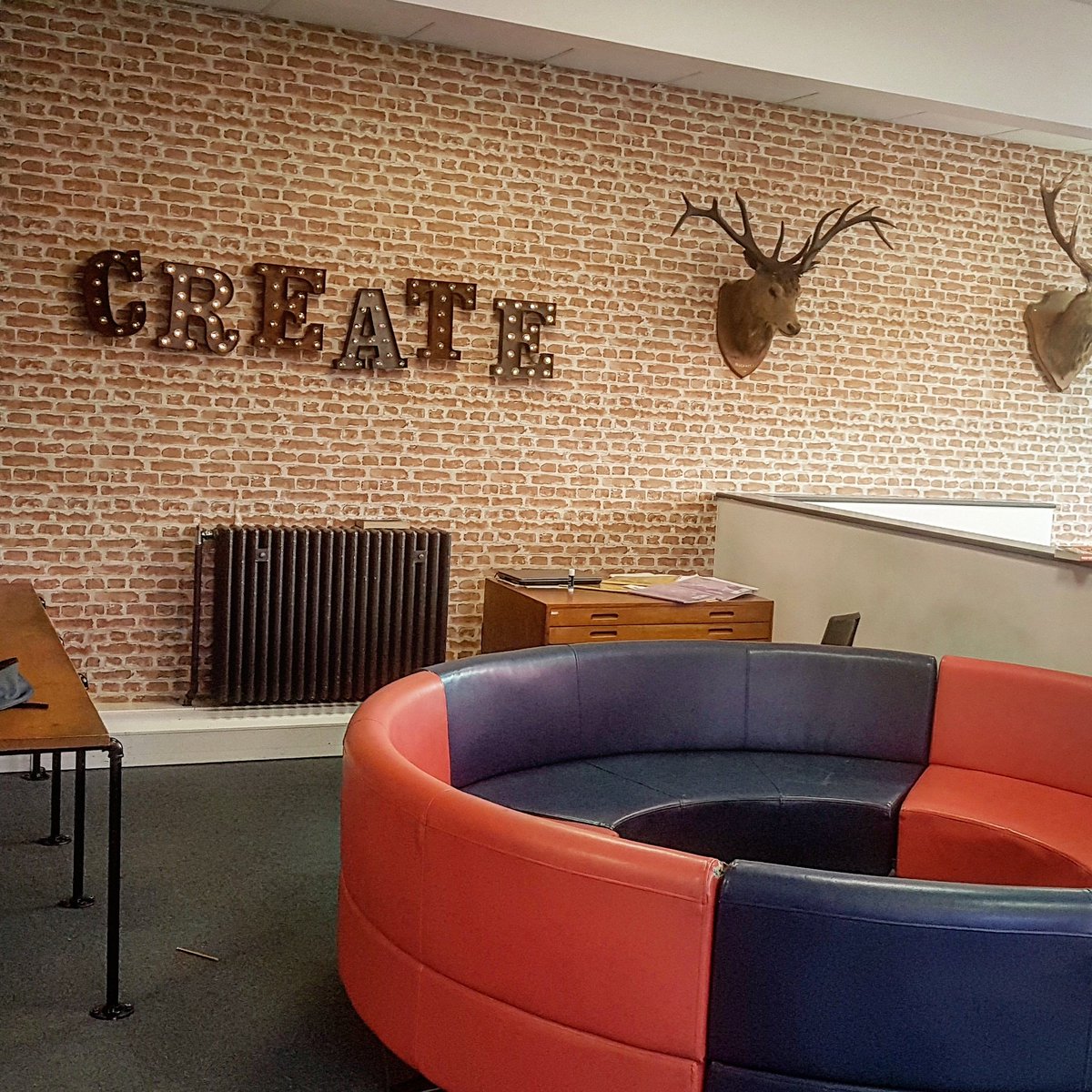 Nelkcarps's tweet photo. This is Year 6 at the OUTSTANDING @WestThorntonPA in Croydon. #InspiredToLearn https://t.co/NqrdJOr3Am