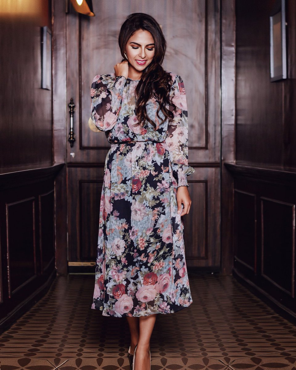 TalkToKarishma's tweet photo. Stop existing. Start living. ๐ป
.
.
๐ : @fancypantsthestore
๐ : @hashtagmakeupdiaries
๐ : @gymkhana91
.
.
#ThinkLikeThat #LiveWell #EatClean #ChefsWithStyle #ChefLife #Fashion #Beauty #Style #Hair #Makeup https://t.co/pkKYjRChP5