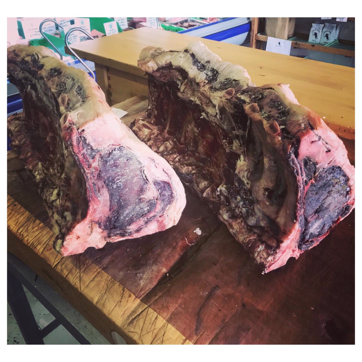 9 week #aged Galloway Sirloin #readytogo 🔪🐂 #agedsirloin #agedbeef #gallowaybeef #ggsparkesbutchers