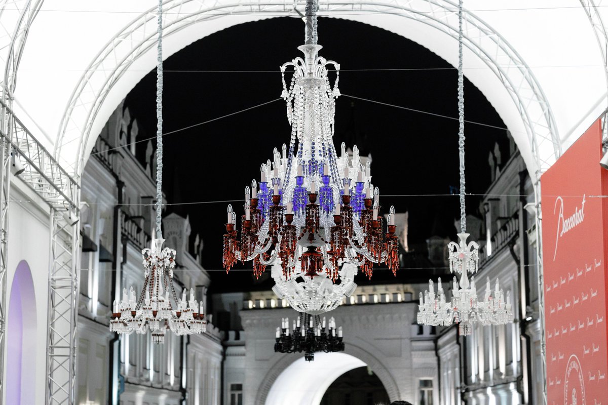Baccarat Twitter First Ever Zenith Chandelier In The Colors Of Russian Flag See It Until October 31st On Tretyakovskyproezd Pic Twitter Com H8uem53zsz