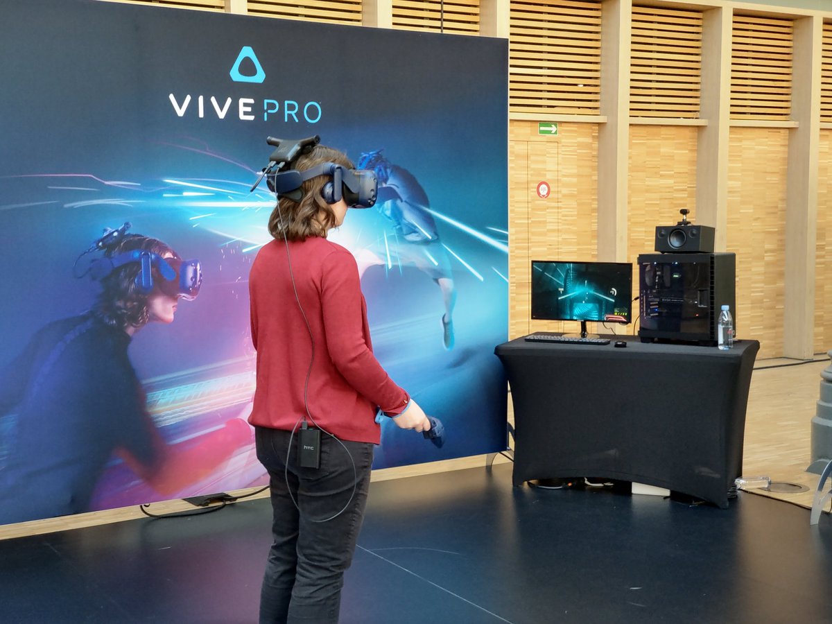 Alpertcr7's tweet image. Come and play #BeatSaber with #htcvivepro on #GeeksLive! @htc @htcvive #VR