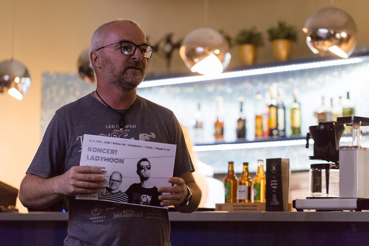 SavannaCafeTN's tweet photo. 🎼Koncerty v Savanna Café pokračujú 🎼. 
Včera nám zahral prievidzský pesničkár Nany Hudak. 
Budúci mesiac sa tešíme na vystúpenie trenčianskej jazzovej kapely Lady Moon.

Lístky v Savanna Café alebo v KIC Trenčín!

#folk #koncert #trencin https://t.co/i8XOoNuhAd