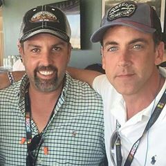 nuggetysnoopy's tweet photo. Feliz viernes a todos con esta preciosa foto de @poncecarlos1 con el #Hermanoger @poncefrancisco1 😃 https://t.co/ZSwOMruN9Z