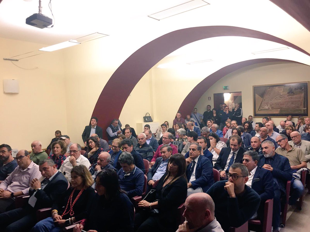 Una discussione approfondita. Le tante cose fatte da <a href="/Oliverio_MarioG/">Mario Oliverio</a> e le cose da fare. La necessità di aprire il <a href="/pdnetwork/">Partito Democratico 🇮🇹 🇪🇺</a> a tutti, dentro un progetto popolare e di sinistra (lotta alla precarietà, diritto all’istruzione, società equa e solidale). Avanti così, @GGiudiceandrea!