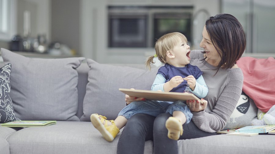 GivingThanks's tweet image. "A child's first teacher is its mother." Peng Liyuan