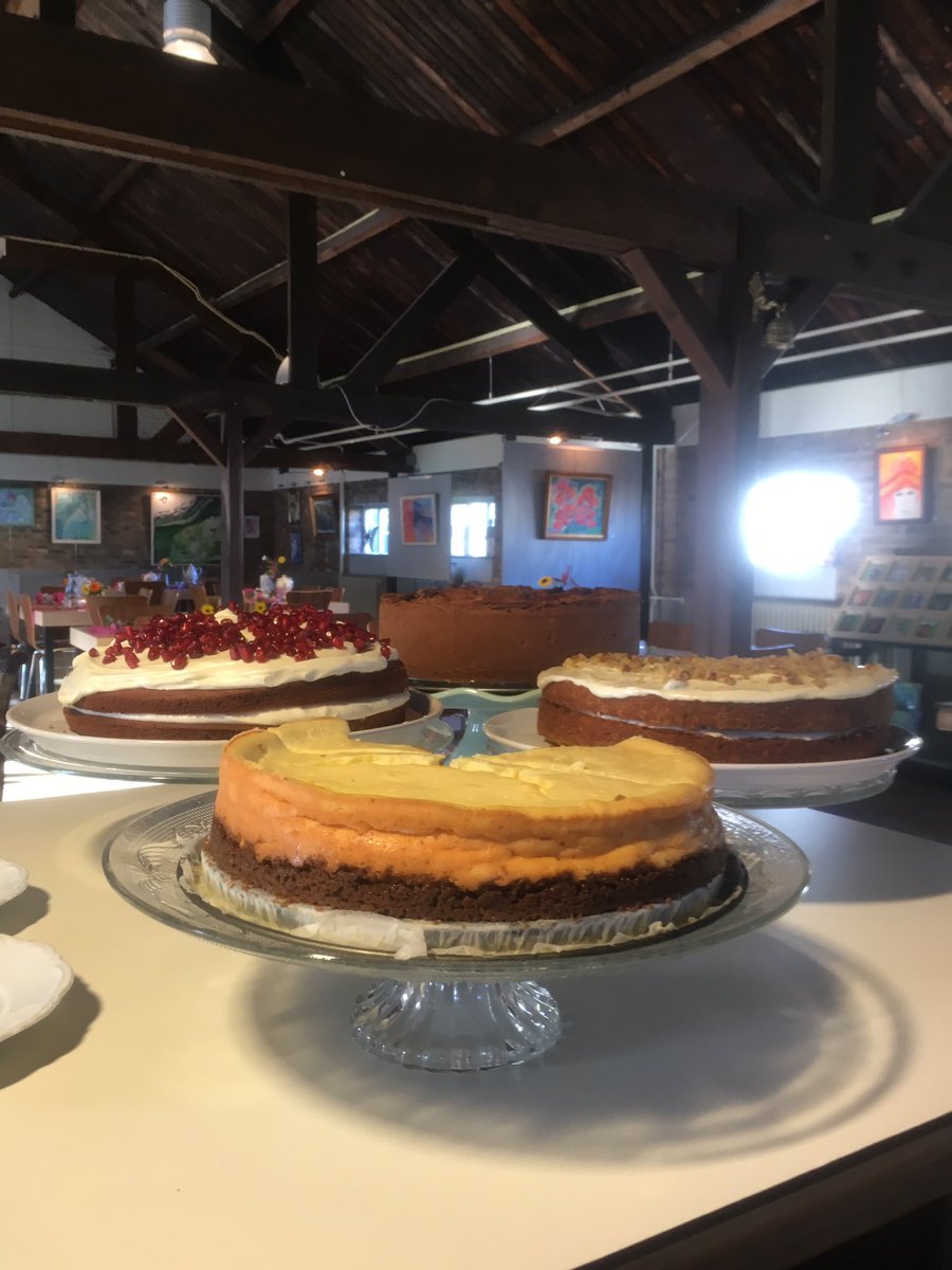 deTrogHeiloo's tweet photo. U kunt onze volgende gast zijn. #koffie #thee #appeltaart #cheesecake #redvelvet #worteltaart @GGZNHN #HEILOO https://t.co/idxUuly4tL