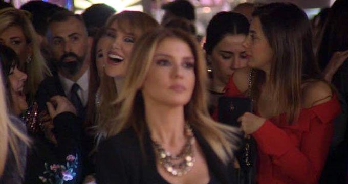 Bu fotoğrafı çektikten sonra Pulitzer yılın fotoğrafı ödülünü alan fotoğrafçı bir süre sonra kadına yardım etmediği için intihar etmiş..............