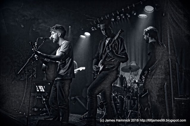 Woop! Artist of the Day :)
hotvox.co.uk/news/artist-da… xOx