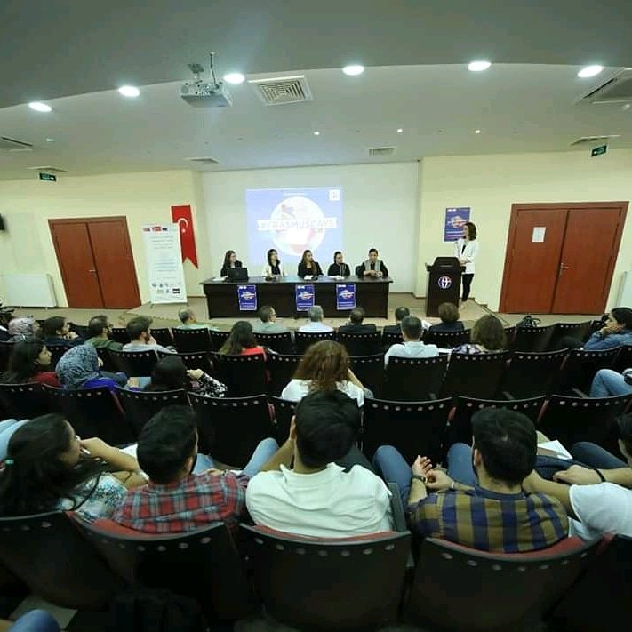 wish_eu's tweet photo. Seminar about Critical Media Literacy to our Foreign Education Faculty students.
#ErasmusPlus #sepie_gob #wishproject

https://t.co/dNK2Blg0hw https://t.co/yDmU6LjNNC