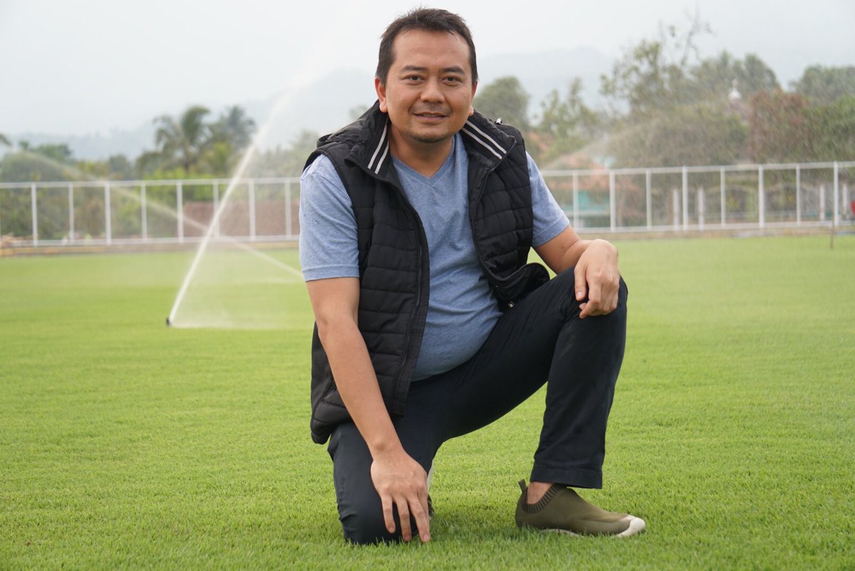 SyaifulHooda's tweet photo. Sore ini saya berkesempatan mengunjungi Desa Cisayong Kabupaten Tasikmalaya Jawa Barat.

Desa Cisayong adalah salah satu contoh Desa yang berhasil membuat skala prioritas penggunaan dana desa yaitu dengan membangun Lapangan Sepakbola Desa terbaik se Jawa Barat.

#merdesa https://t.co/c9oTJAcIii