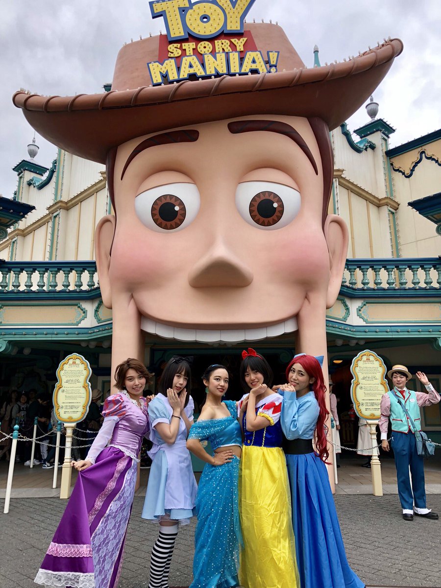 山口 茜 Pa Twitter 今日は5人ディズニーでした 朝からハチャメチャ過ぎたけど 楽しかったからありってことで 息抜き出来てほんとによかった 撮影再現は面白すぎた 笑 青春高校3年c組 ディズニー Dハロ Disney