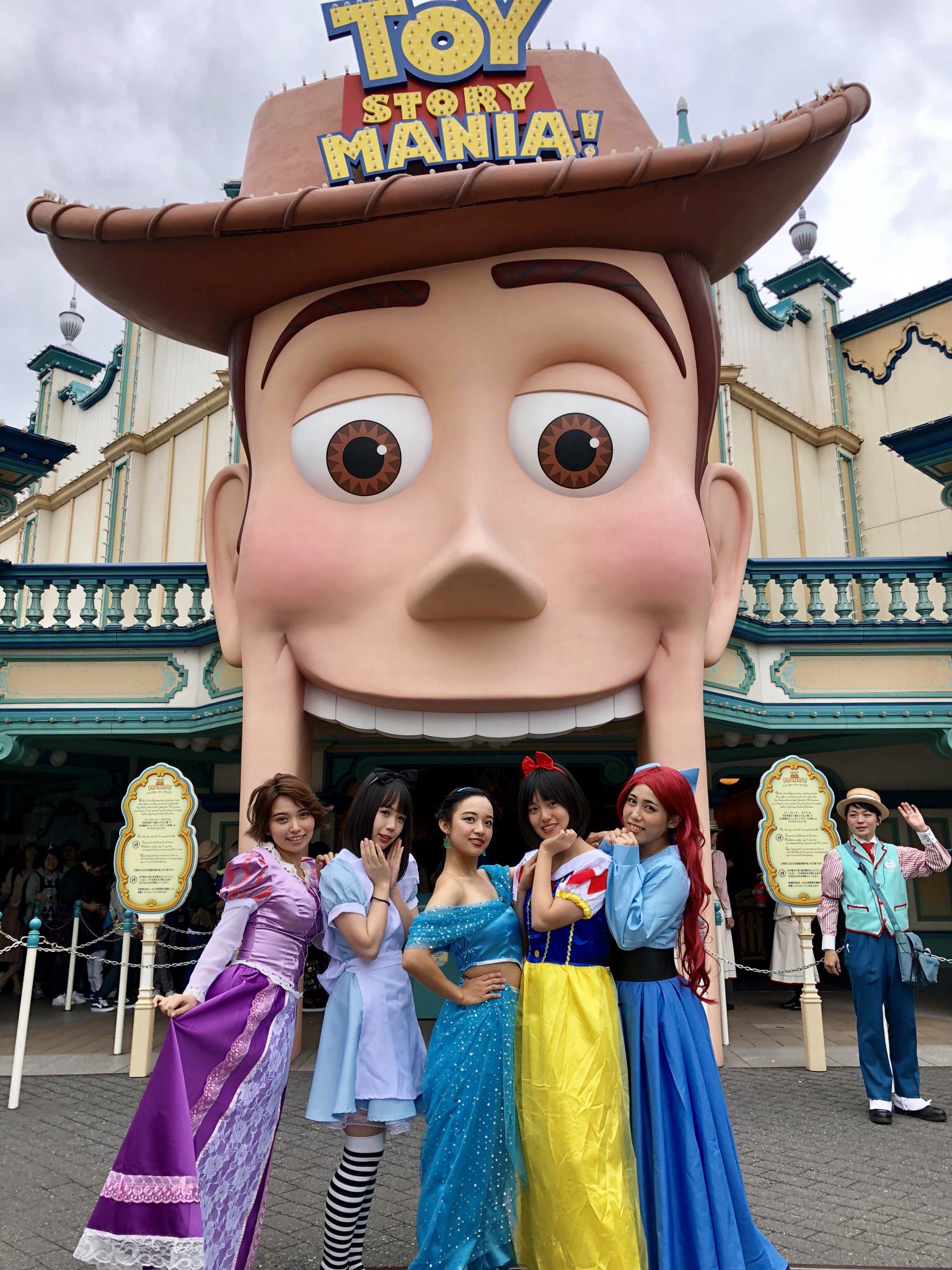 山口 茜 今日は5人ディズニーでした 朝からハチャメチャ過ぎたけど 楽しかったからありってことで 息抜き出来てほんとによかった 撮影再現は面白すぎた 笑 青春高校3年c組 ディズニー Dハロ Disney T Co 7eoig6shgx Twitter