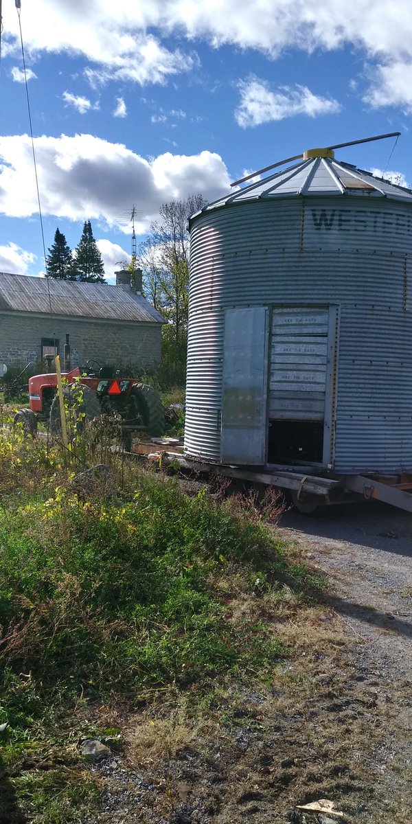 rip_vg's tweet image. cleanup time, off to a new owner !!!  competition for @tenwattandrew 
Now only the stone house left.