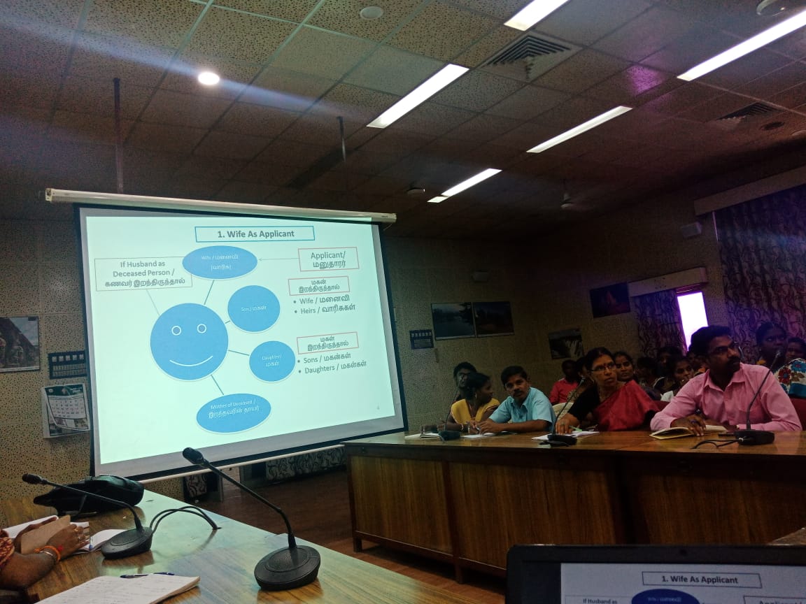 eDM_Vellore's tweet photo. Special Meeting with CSC operators conducted today(13th October, 2018) by DRO, PAG, AdSurvey team and eDM regarding 20 eSevai Certificates and Online Patta Transfer.

Various doubts of CSC operators were discussed and guidelines issued in uploading documents. https://t.co/NJd5p8DSNp