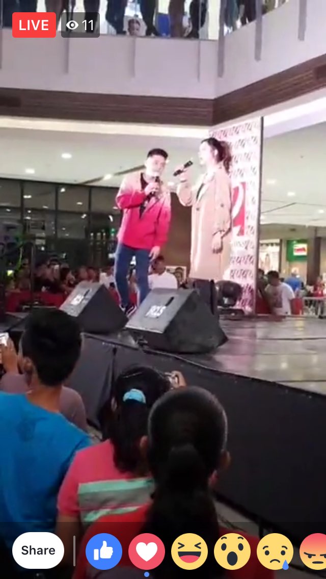 Anne_vshows's tweet photo. You never fail to make us happy! Look at Jeremy (at first pic) wiping away Lala's sweat❤️ He even held JereBela's tarp while singing "Like I'm gonna lose You" w/ Lala❤️
.
@jeremyeglinoga @IsabelaVinzon 
(Facebook live from Mommy Jen) https://t.co/57S3DRaDrC