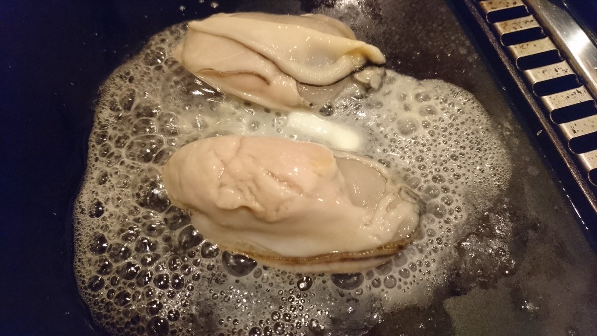 牡蠣食べて、、元気なっちゃった☆

#牡蠣 #鉄板焼き #3P