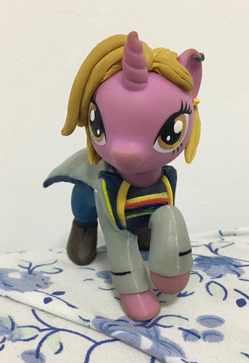 HeyLookTencentG's tweet photo. Really happy that my #13thdoctor #custompony is completed! #jodiewhittaker #doctorwho #art #clayfigure #mlp #doctorwhooves #doctorhooves https://t.co/0v9Y7mig0h