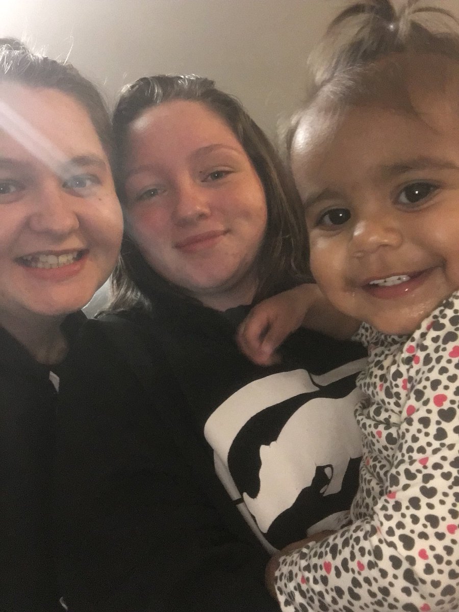 amybrencans's tweet photo. Our home is always full of smiles when our niece comes to visit 😍 #Wynter #Niece #Sleepovers #AlwaysSmiling #ShesTooCute #SayCheeeeeeeeee https://t.co/cggQBSf0RU