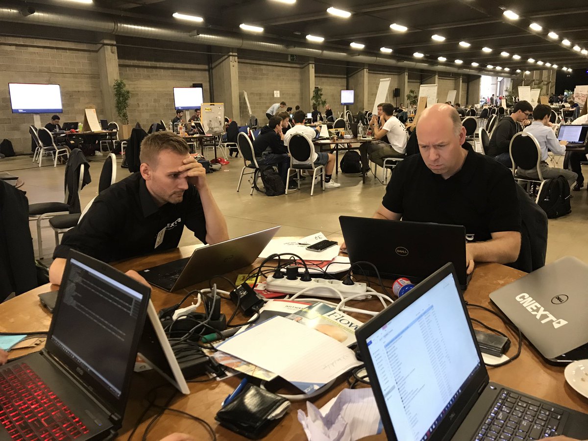 Cnext_eu's tweet image. Adding the final touch #chainPORT #chainporthack