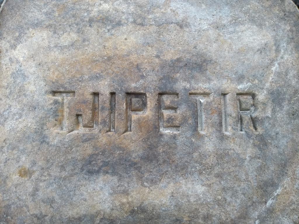 SWSeanTully's tweet photo. @TJIPETIR Found this with my daughters today on Elmer beach, near Bognor Regis. Some history! https://t.co/xWoBdWtMel