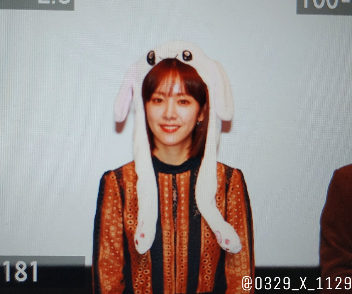 [Preview] 181013 #미쓰백 무대인사 #한지민 #권소현 미쓰백 영화 너무 최고된다,,,, 다들 꼭보세여제발.... 8ㅅ8Translate post