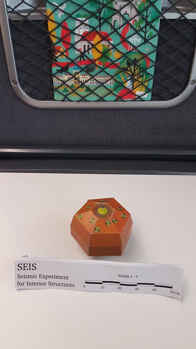 thomas_appere's tweet photo. #FeteDeLaScience : dans le train pour @Dunkerque pour présenter la mission @NASAInSight au Palais de l'Univers et des Sciences. J'amène une maquette du sismomètre SEIS @InSight_IPGP fabriquée hier soir ! #JusteATemps https://t.co/esuh8emVpt