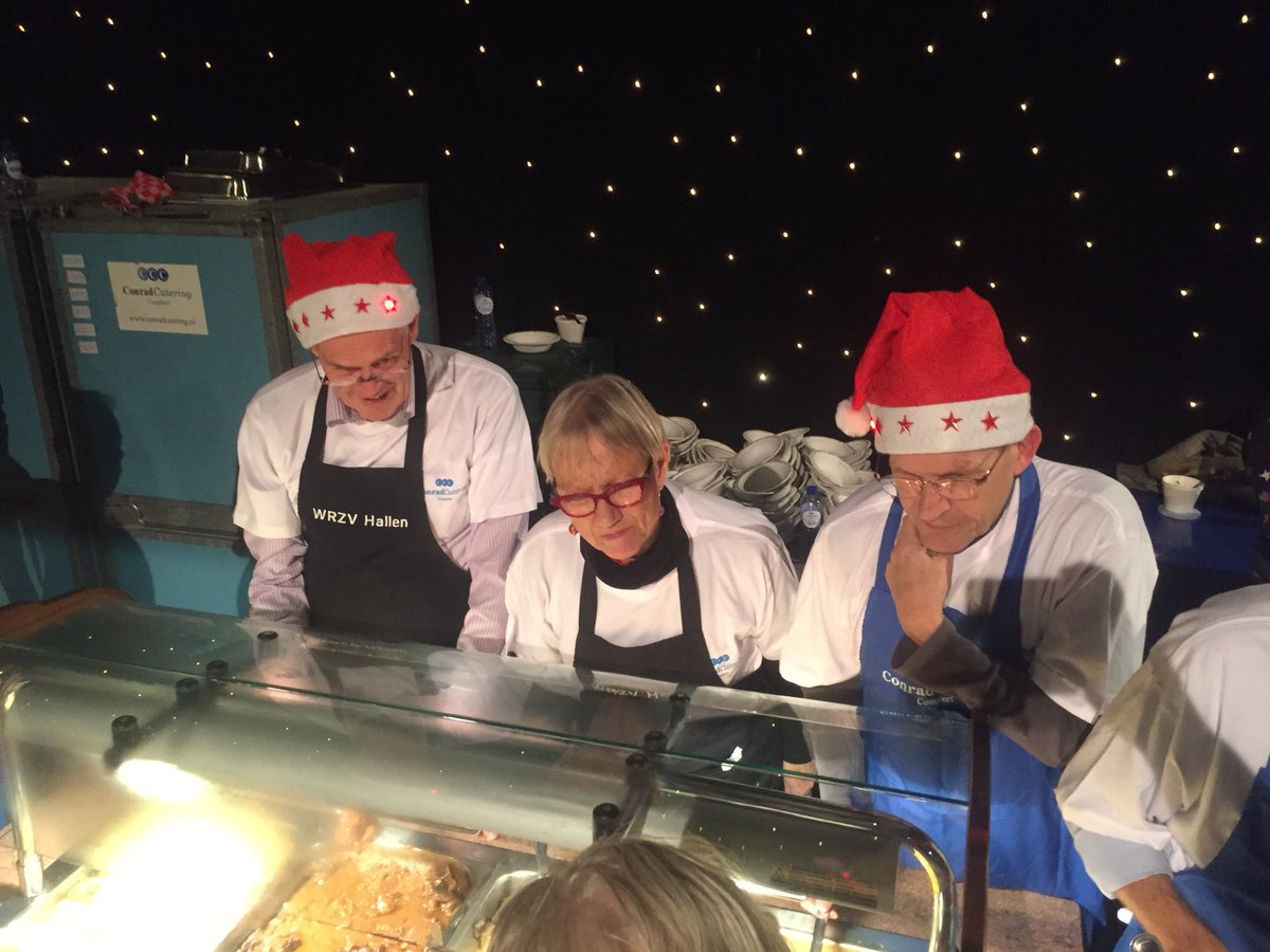 Het jaarlijkse Kerstdiner in de WRZVhallen wordt gehouden op zaterdag 22 december. Er is plaats voor 500 personen om aan te schuiven. Opgave kan vanaf heden door een mail te sturen naar info@vriendenvandeherberg.nl.