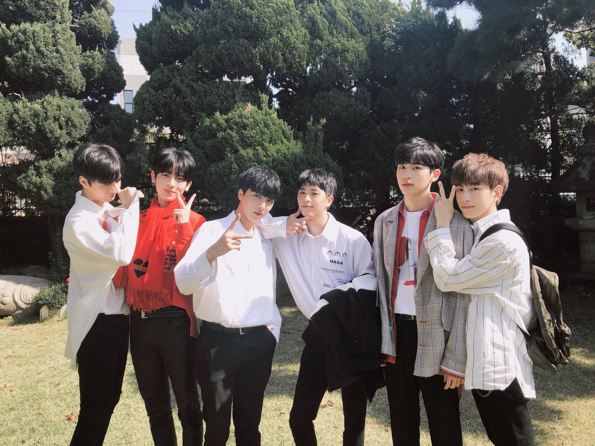 ROMEO_STAFF's tweet photo. [#로미오]
응원와준 줄리엣 감쟈합니다 😍
즐거운 주말 보내세요 💚
#ROMEO #줄리엣 #안전귀가 👐🏻 https://t.co/nrrv7rh1JF