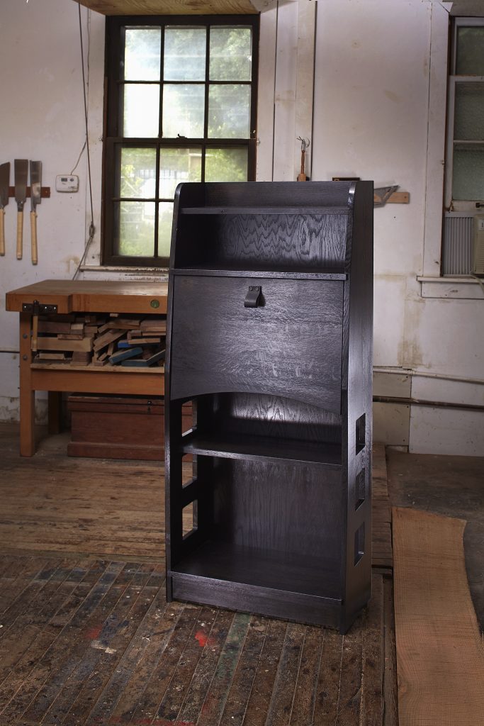 TAMDesignLLC's tweet image. Drop-Front Limbert Desk dlvr.it/QnCZMr