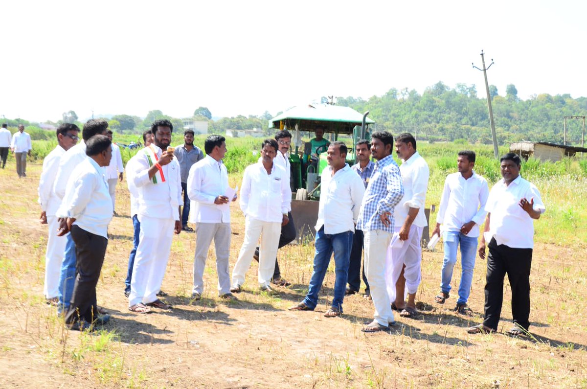 r11hhul's tweet photo. నేరడిగొండ మండలం :-
20 అక్టోబర్ 2018న నేరడిగొండలో జరిగే కాంగ్రెస్ పార్టీ భారీ బహిరంగా సభకు ముమ్మరంగా సాగుతున్న పనులు @RahulGandhi @TPCCInNews @rckhuntia @UttamTPCC @MaheshreddyDCC @revanth_anumula https://t.co/CBY0jJkeYn