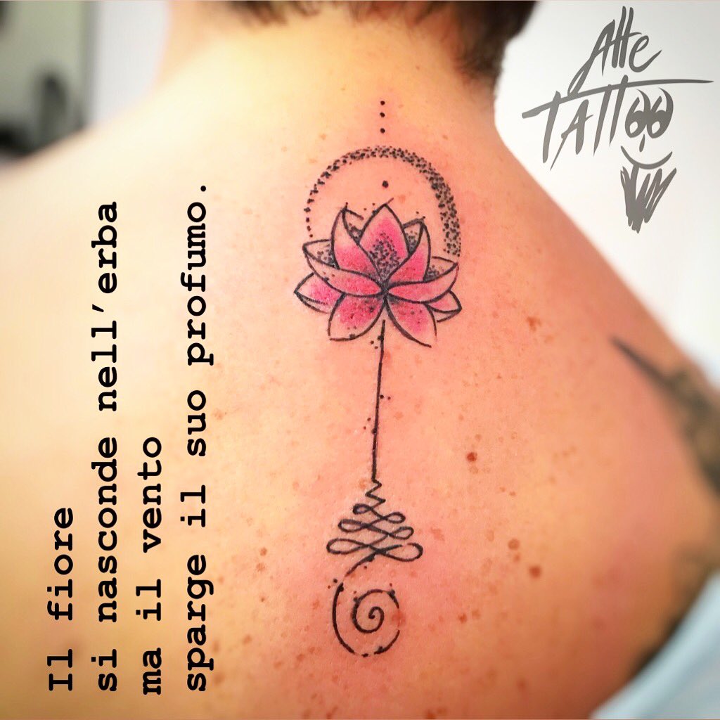 AlleTattoo's tweet photo. @alletattoo 😊 guardate https://t.co/H303fYgxE9
#FIORE #alletattoo #tattoo #tatuaggio #ink #flower #flowers #fucsia #blu #natura #flowertattoo #tattoobreak #gog #gogintv #natural #girl #girltattoo #ottobre #udine #castionsdistrada #sabato #colortattoo #youtube #vita #life #scelta https://t.co/foqWzXHrHA