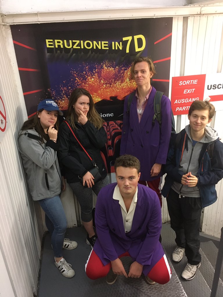 FettesLanguages's tweet photo. The freezing, misty slopes of Mount Etna via cable car and jeep. Some high fashion and puzzlement at what a 7D eruption is though... #sicilytrip2018 🌍🏛🇮🇹#fetteslearning https://t.co/aSE5HUj8kv