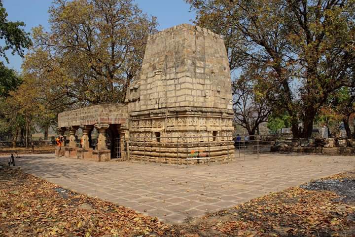 || Mandwa Mahal ||
Constructed around the 14th century, Mandwa Mahal is dedicated to Lord Shiva. Due to its shape like a marriage shamiyana, it is known as 'Mandwa Mahal'. The mandap structure of this temple rests on 16 pillars.
To know more kindly visit kabirdhamtourism.com