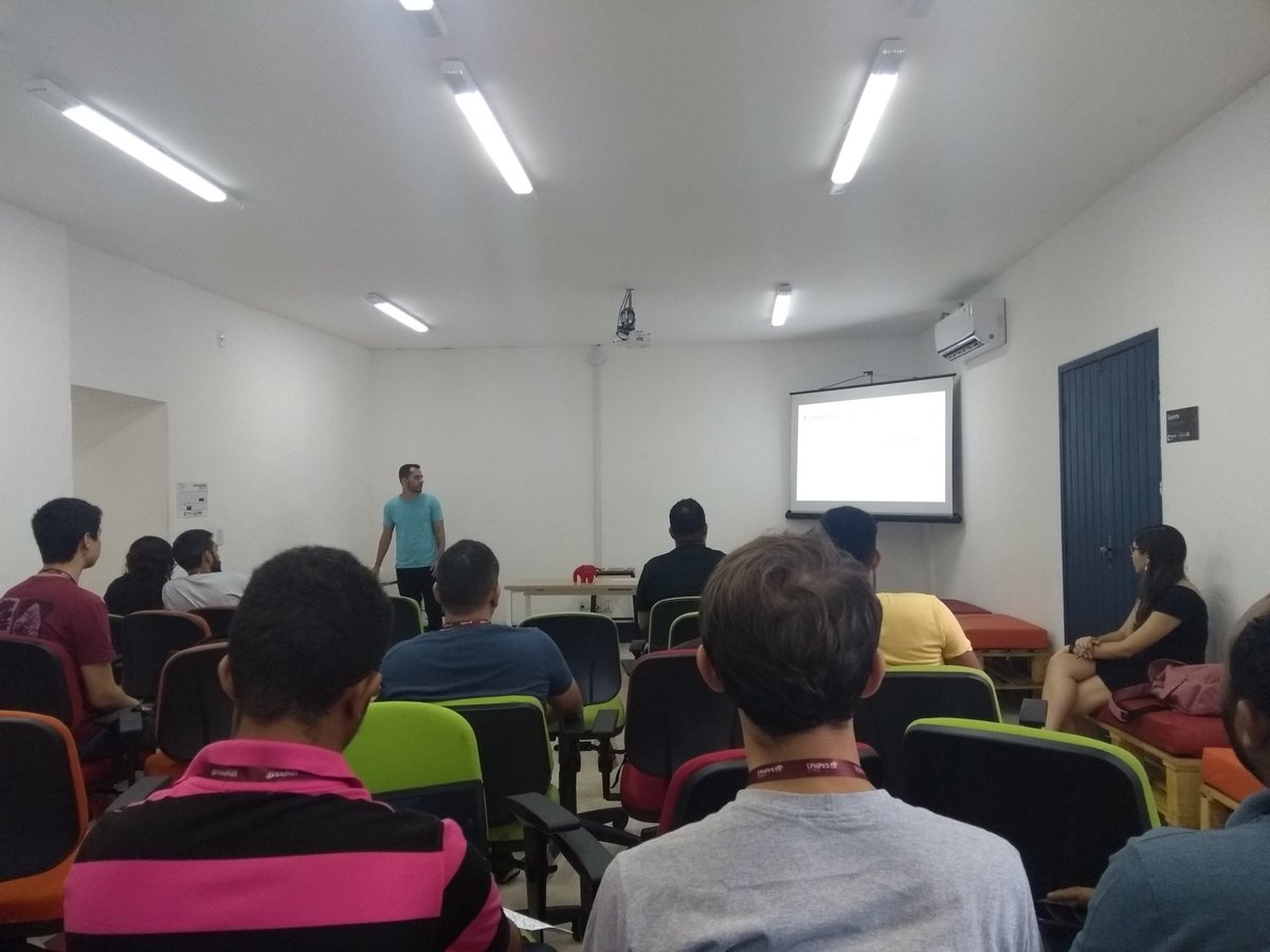 devdrops's tweet image. @phpestene começando com @JonataWeber falando sobre o PHPStan #phpeste2018