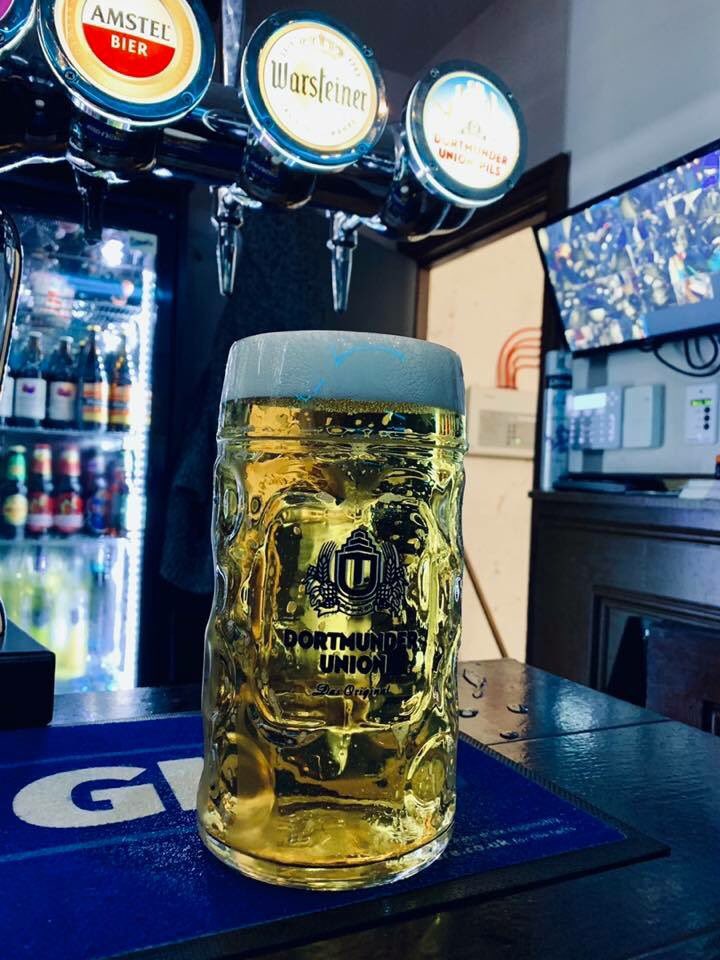Bees Knees Bars How Do You Like Your German Bier Pint Or Stein Coming To Bees Knees Warsteiner Dortmunder Beer Stein Beeskneesbars Lager Bier Germanbeer Germanbeersteins Germanbeers Weekend Party