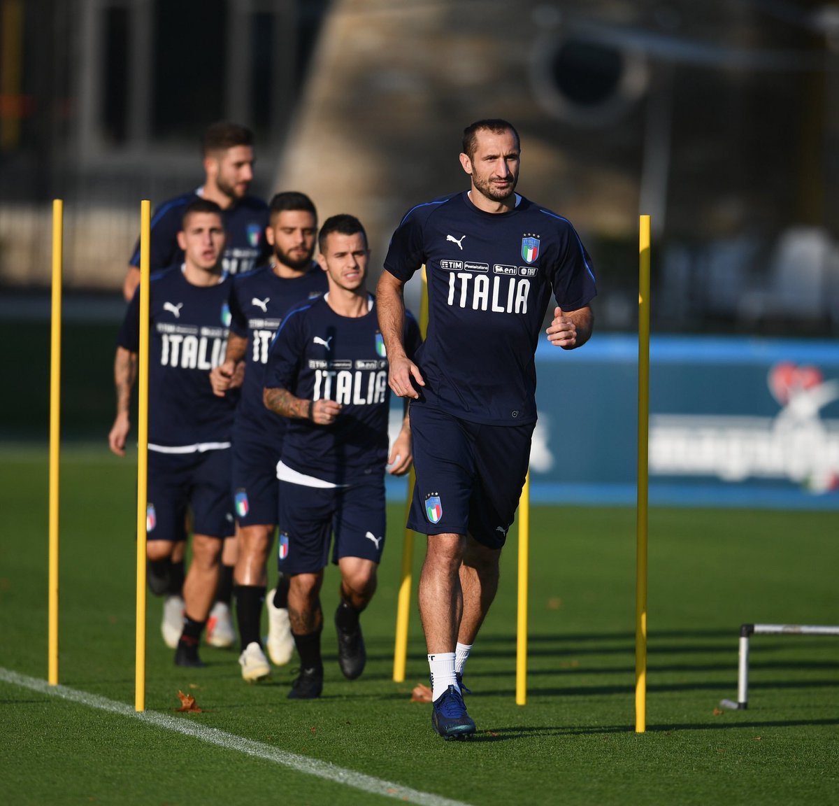 ActuFoot_'s tweet photo. Chiellini et ses enfants 😅 https://t.co/TJbbOzGDvE