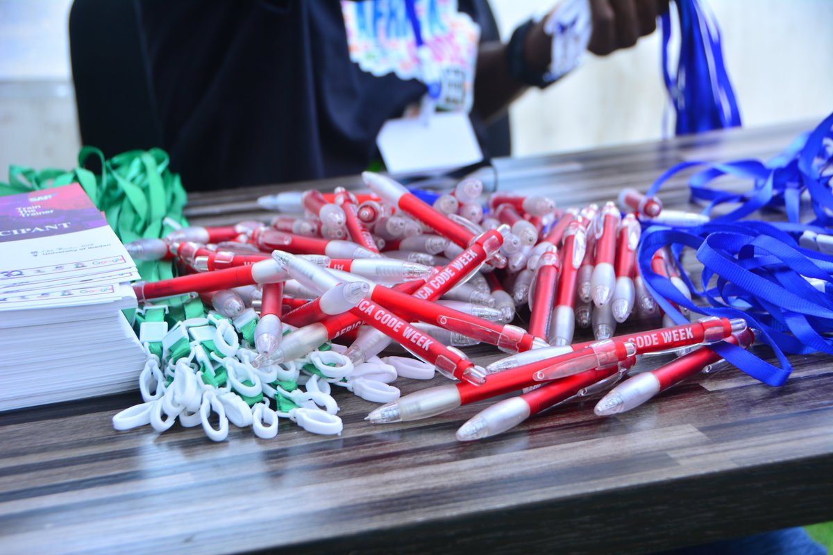 Prilenz's tweet image. Registration souvenirs
#GrowwithGoogle #AfricanCodeWeek #GoogleDigitalSkills @googleafrica @GoogleForEdu #ACW #ACWIbadan #IbadanACW #fun #innovation #innovative #Empowerment #empowerme