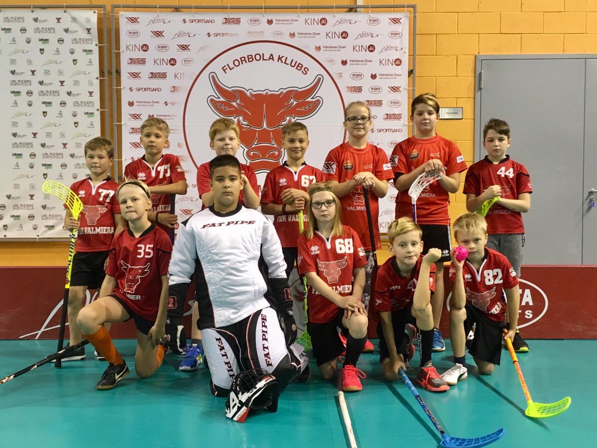 FBKValmiera's tweet photo. Šodien pirmās spēles U-9 grupai, tepat - Valmierā. Tika izcīnītas 2 uzvaras un 2 spēles aizvadītas neizšķirti. Par labākajiem spēlētājiem atzīti: Alekss Bludens, Roberts Kļaviņš, Emīlija Lote Vilne un Mārcis Bitmanis. https://t.co/9bYYZCArJQ