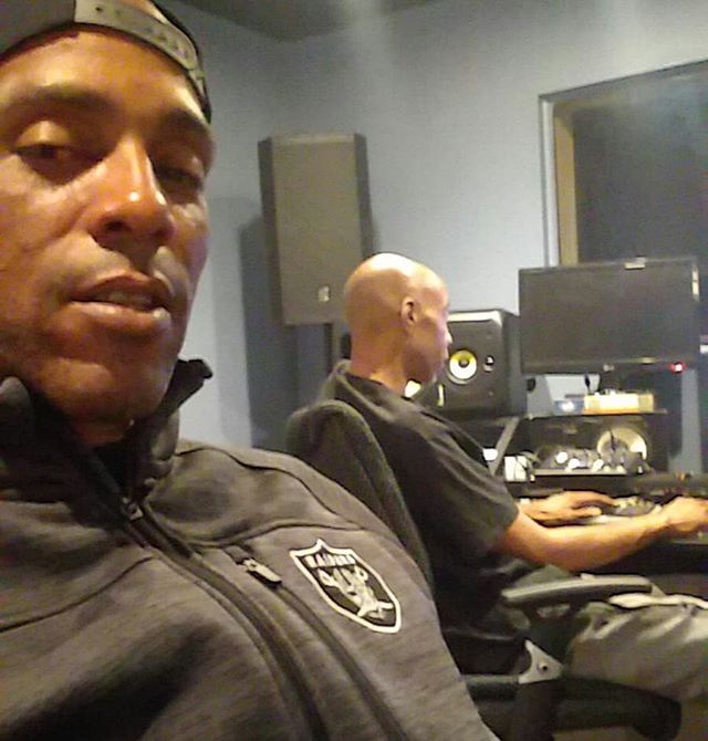j_ro_alkaholiks's tweet photo. In the lab with the Sensei @christheglove ... sending music all the way out to Africa #cameroon * #westandforpeace Project has been a success so far I'm honored to be a part of it. #AnticsMusic #africa #peace #ROGRAMM #deboutpourlapaix https://t.co/zv9Jw086R4 https://t.co/JqVMBL90uw