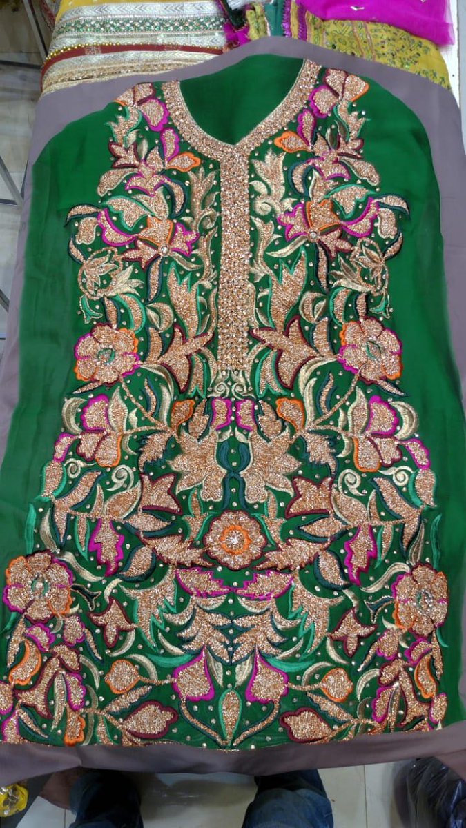 jamalyousaf15's tweet photo. *Beautiful gotta,dori ,zari,resham and stone computerised worked shirts*
*Fabric: Pakistani semi pure chiffon*
*Price: 6500/-pkr*
inbox 4 order contact +923450500335 
 #readytowear #pret #bestdress #onlineshoping #fashion #Clothinh #wholesale #Jwelery #Footwear #Bags #Brand #dres https://t.co/CAz5ldoc6K
