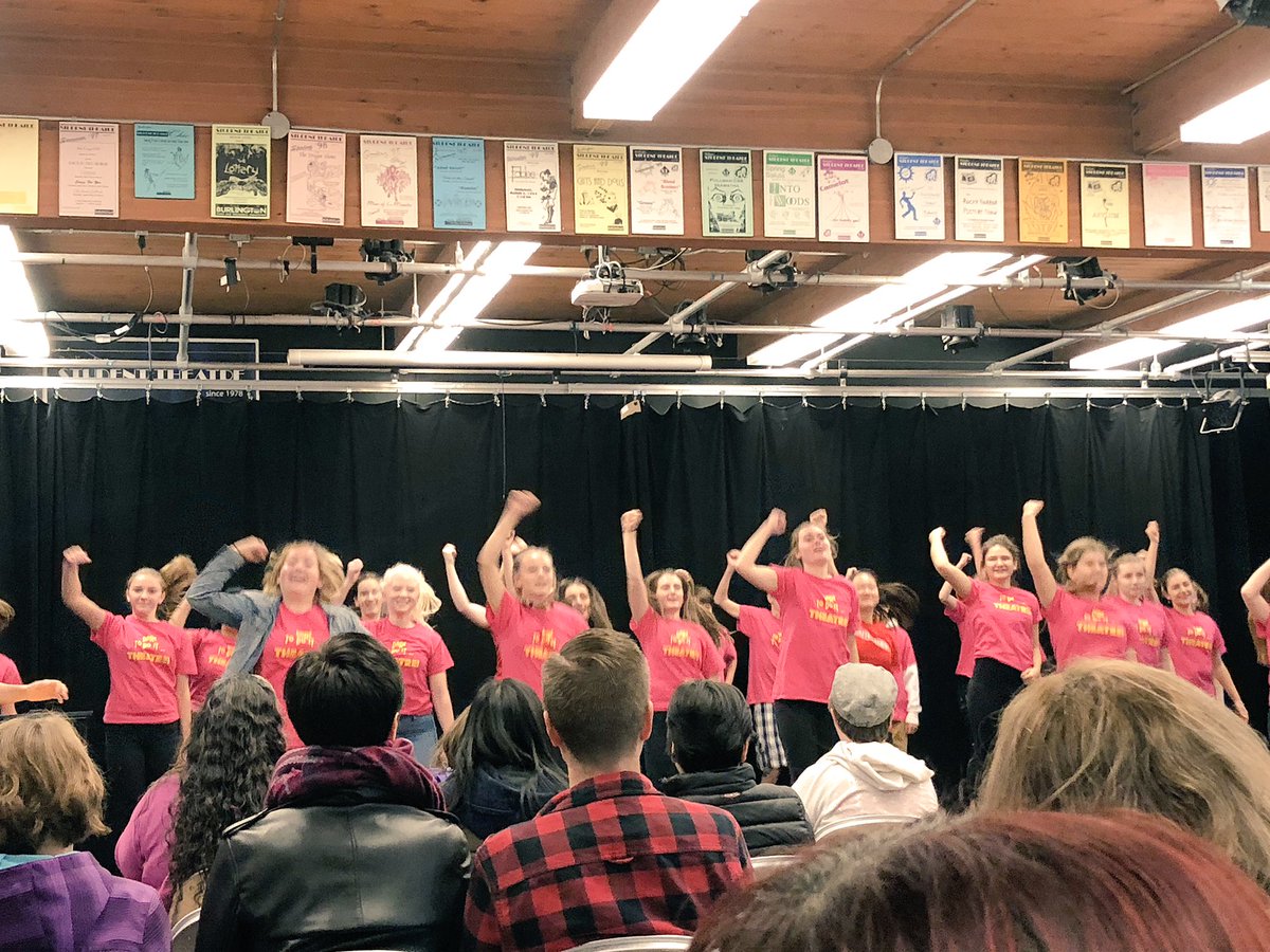 kimcalderbank's tweet photo. Had a great time with the little lady at #BurlOn Student Theatre 🎭 #CarnivalOfCreativity. FREE  demonstrations, dance, song, theatre performance, tours &amp; refreshments courtesy of @BST_since1978 #EnjoyYourCommunity #CommunityEngagementMatters #BurlWard2 #PrincessBelle https://t.co/v9MBoMtcN2