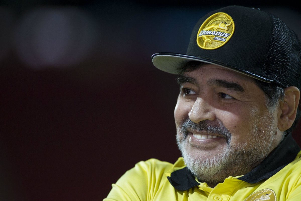 UEFA_Goleador's tweet photo. Esta persona que se cree el mejor de la historia, destrozó a Messi, no puede hacer eso. Maradona no es ni por asomo lo que SI ES MESSI, EL MEJOR JUGADOR DE LA HISTORIA. El sí es el mejor, Maradona nunca lo fuiste y no lo harás nunca. https://t.co/w81G56m6WG