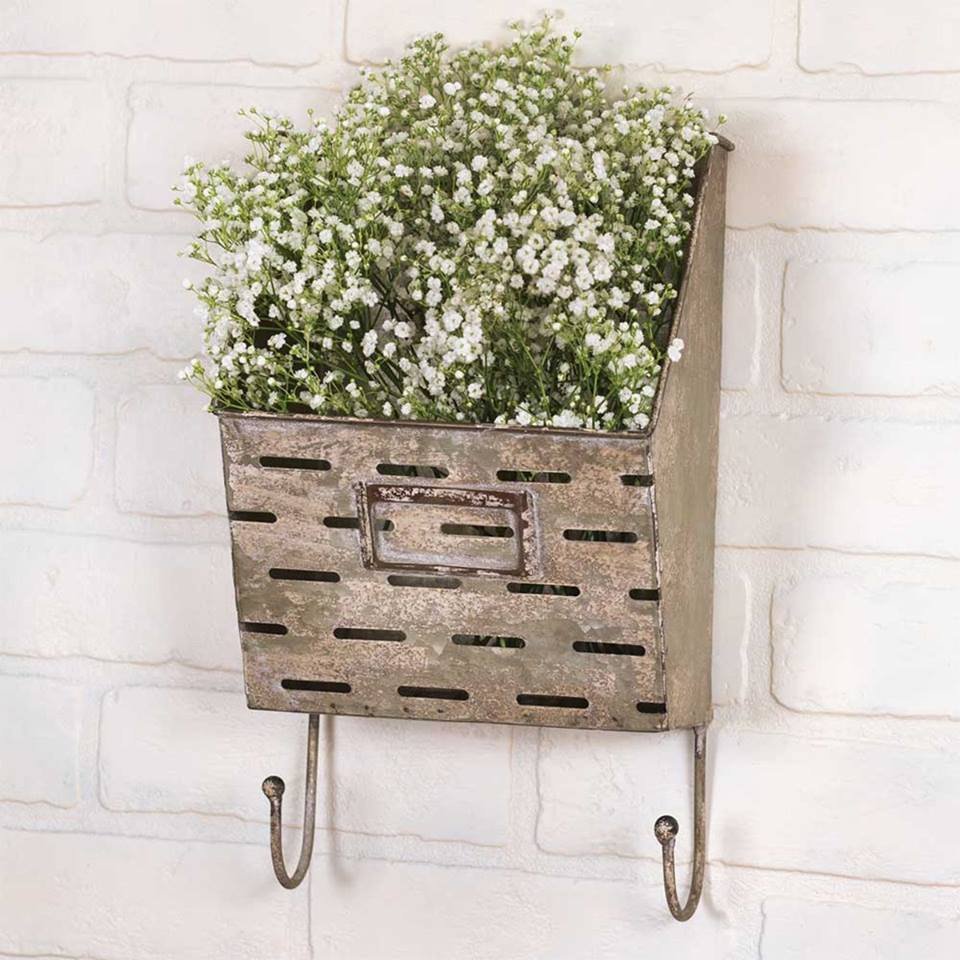 North_decor's tweet photo. Rustic, practical, and uncomplicated, this charming wall caddy is perforated for style and features two hooks. Now you can get organized, add flair to a wall in kitchen or laundry room Reg. price $20 sale price $16.50 Sale ends Oct. 14th.
https://t.co/c8vltD9Yzb
#rusticdecor https://t.co/JqyB7M1U1u