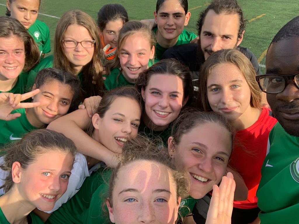 LaSale2Paris's tweet photo. Petite scène de joie après la victoire des U16 de @LaSale2Paris ..
Bravo les filles... https://t.co/bRpc3CMECM