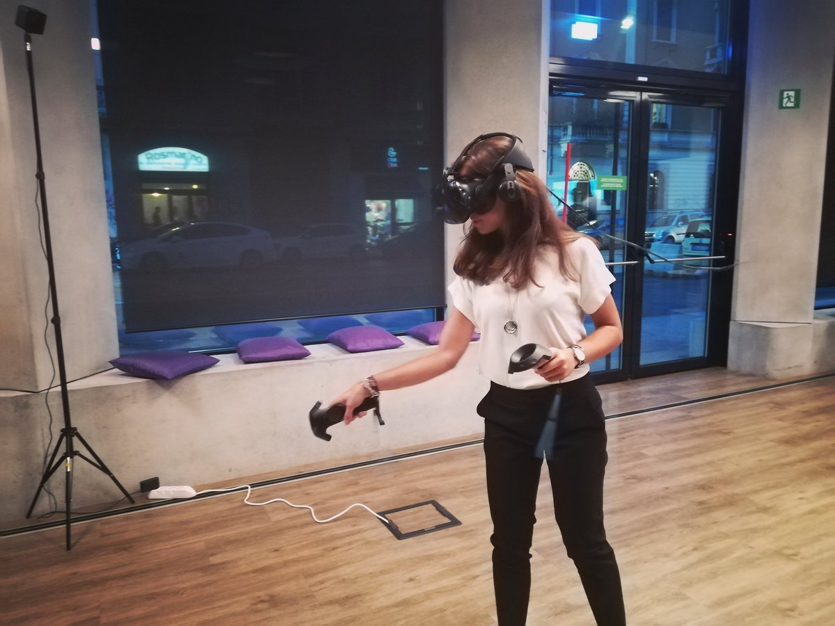 AlumniASP's tweet photo. Montare una stampante olivetti in ufficio? Ora puoi simularlo in realtà virtuale! Grazie @AnotheRealityXR per l'esperienza #aaa_BeyondReality https://t.co/uN3VE3UOco