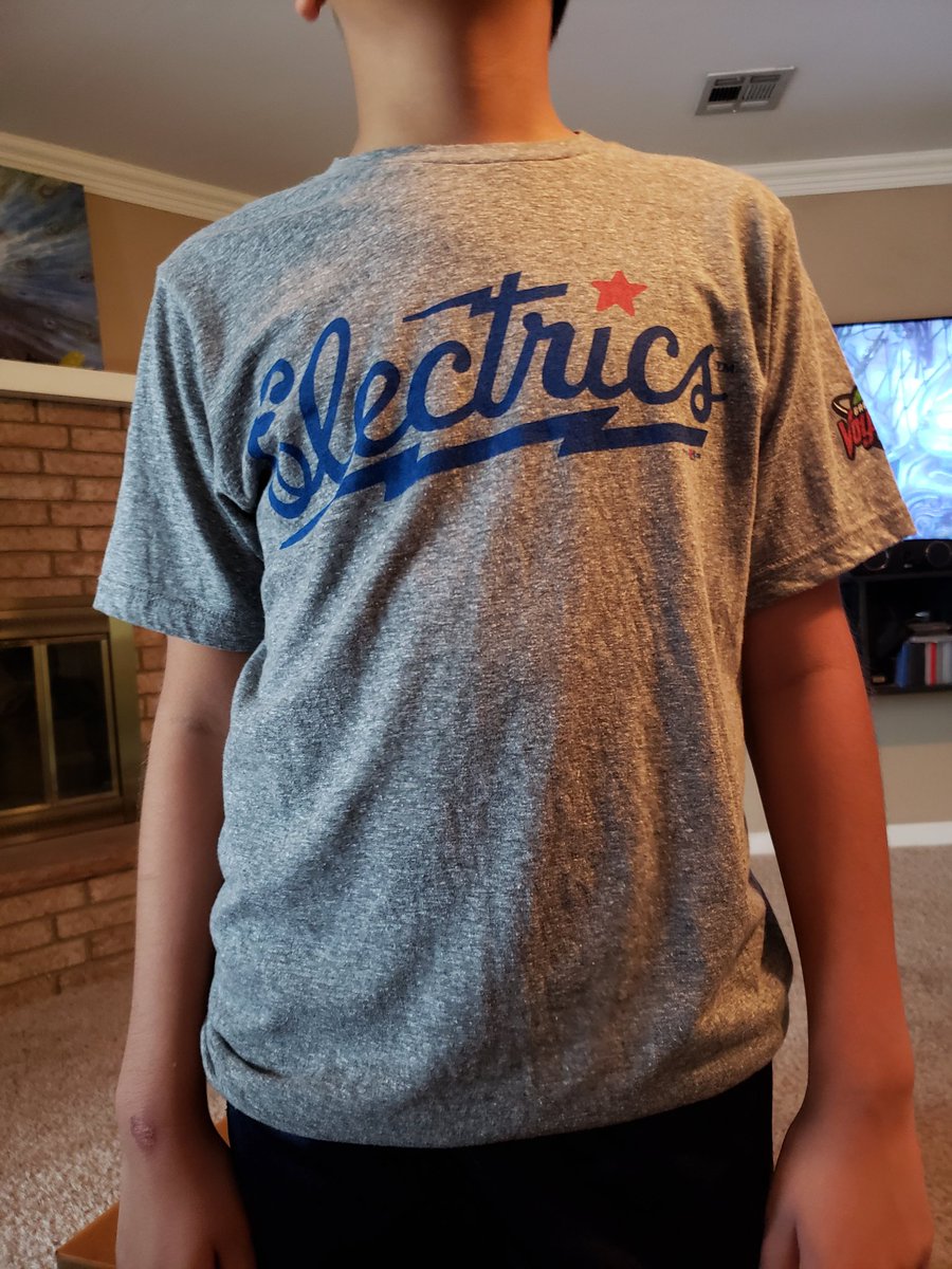 shawn_tiemann's tweet photo. Kicking it @gfvoyagers old school on a baseball playoff Saturday. #MiLB #HometownCollection #ElectricCity https://t.co/KjTHByVCLA