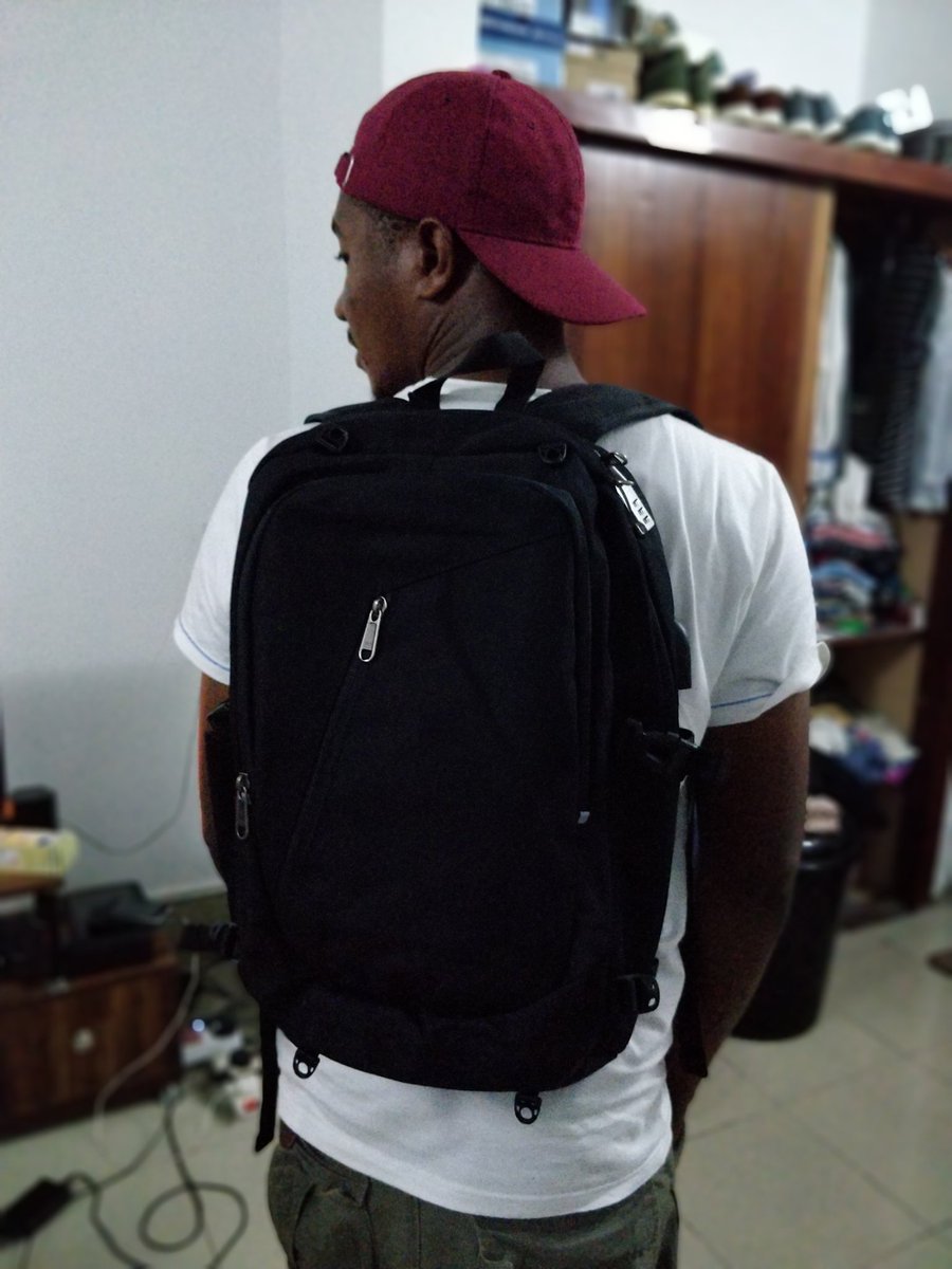 Major_Jeneral's tweet image. Our new arrival is here, Introducing the smart backpack that watches your back. Check out the features.

Price:#8500naira(excludes delivery fees

DM if u are interested. Share your story #Anti-theft #Smartbackpack

RT
@ib_akinz @strange_Lad @DhulQarNyn @habeebpain @AbdQi_AA