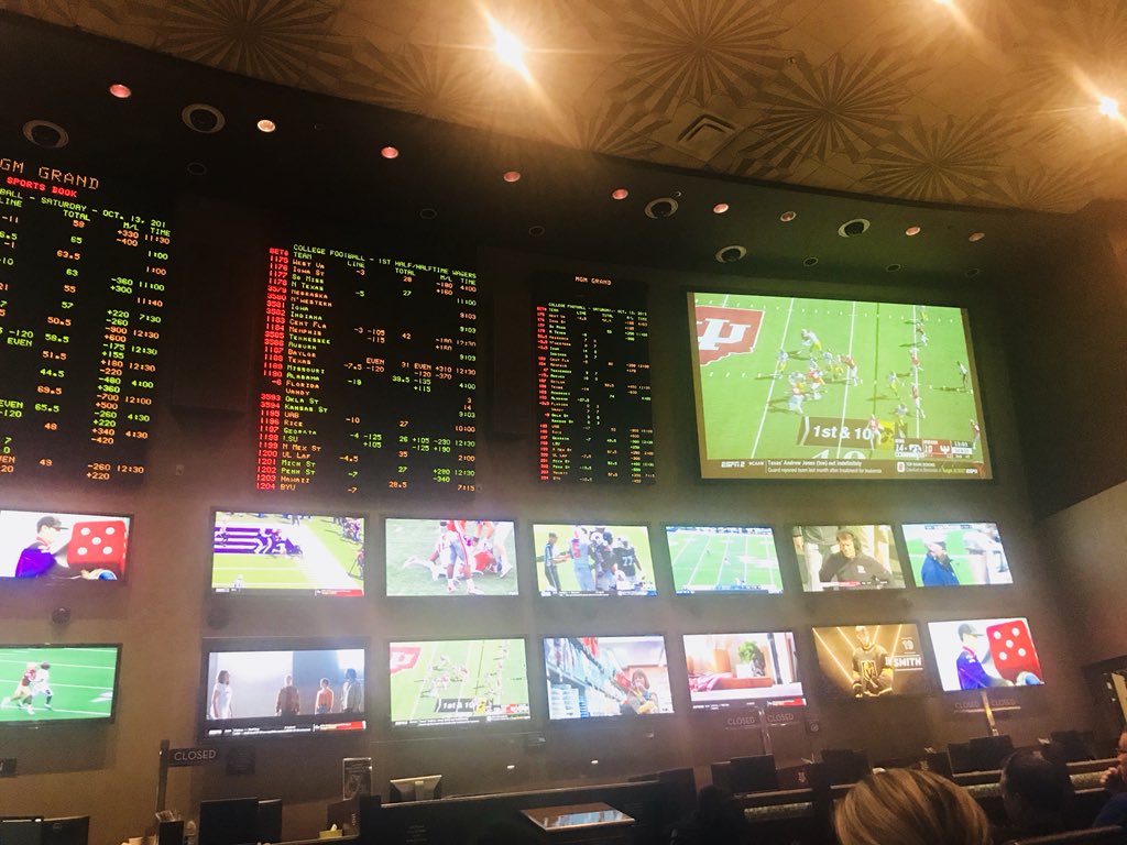 My view for the next 8 hours! #vegas #fallbreak #CollegeFootball