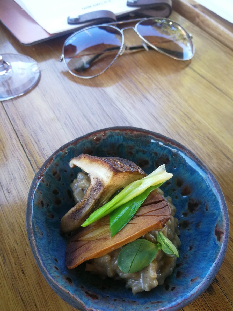 ai_video_s's tweet photo. There is a new restaurant in @Franschhoek_SA called @FranschhoekLpm and it's absolutely amazing!! We did a tasting menu for lunch and were blown away by the tastes and flavours! Helmed by Chef Kevin Grobler of @JanRestaurant fame it's the place to be in the town!
#NewWeekNewSpot https://t.co/hQtP8D8ate