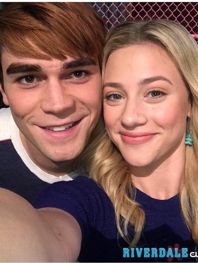 sabrinaserpents's tweet photo. RT and like if BARCHIE is your favourite riverdale ship! Voting closes in 48 hours

Remember:
1 RT = 2 points
1 ❤️ = 1 point https://t.co/RQDBJSzed9